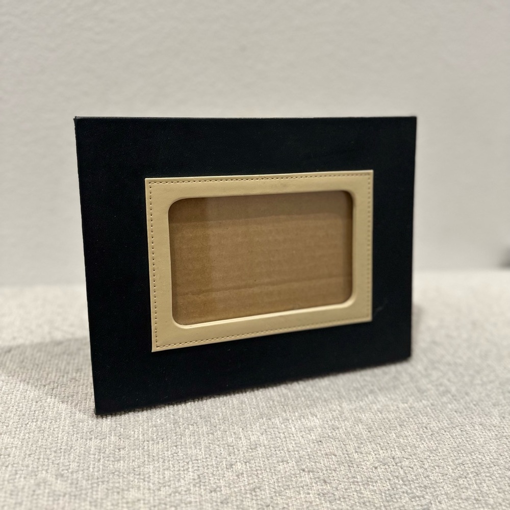 SICURA Picture Frame - Picture 2 of 7